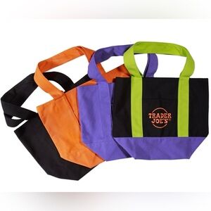 NWTs Trader Joe's Reusable mini Tote Bags, Set of 4, limited edition.